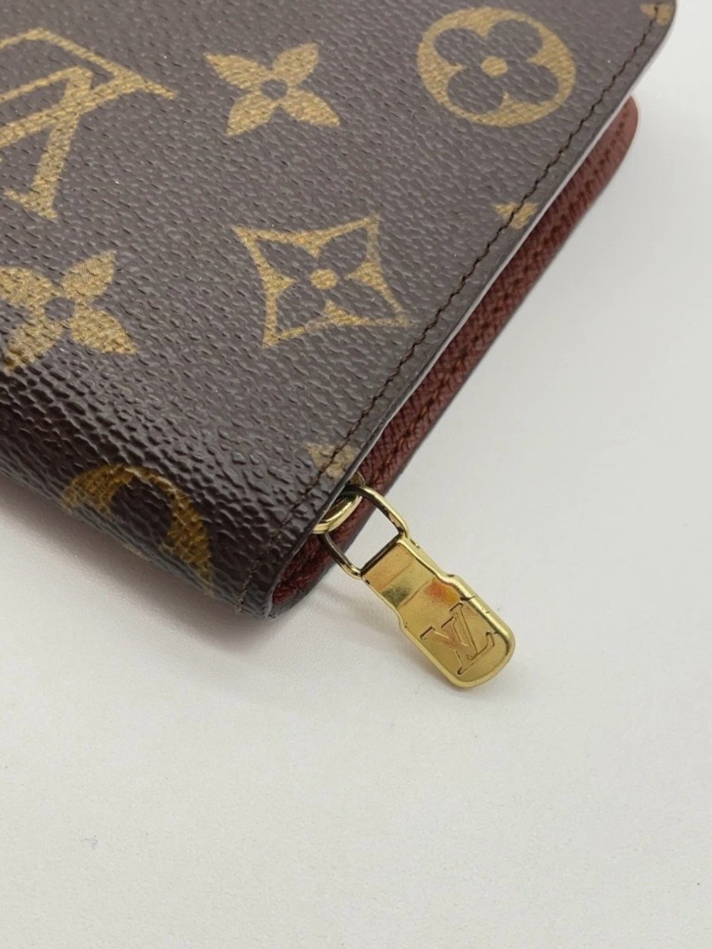 Auth Louis Vuitton Monogram
Portemonnaie Zippy Wallet - Picture 8 of 16